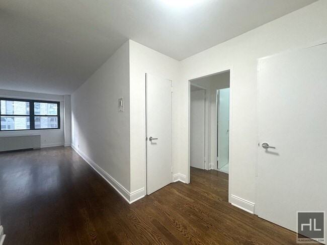 Building Photo - East 89 Street