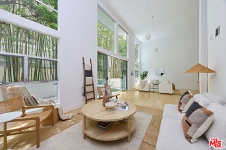 Building Photo - 13326 Beach Ave