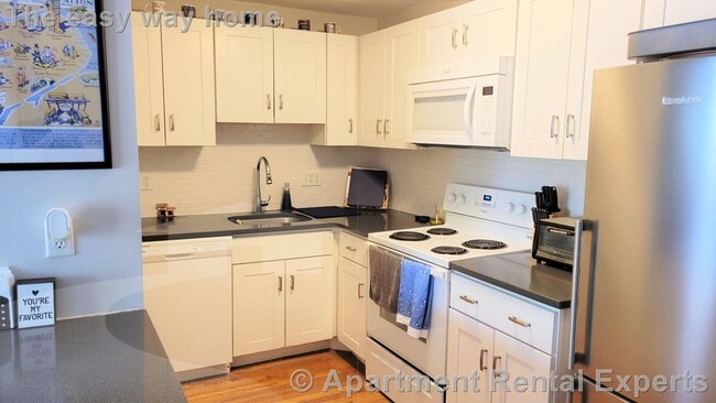 Photo - 134 Summer St Apartment