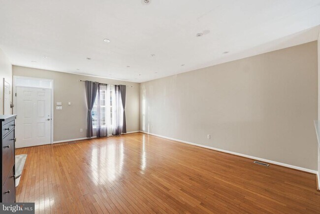 Foto del edificio - 554 Ellison Ct