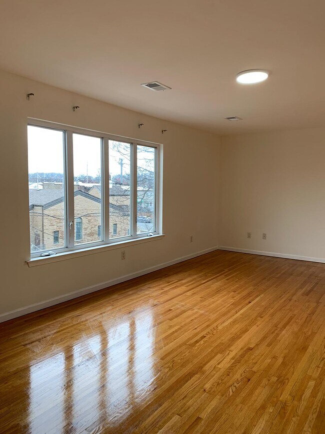Living Room - 1184 Union St