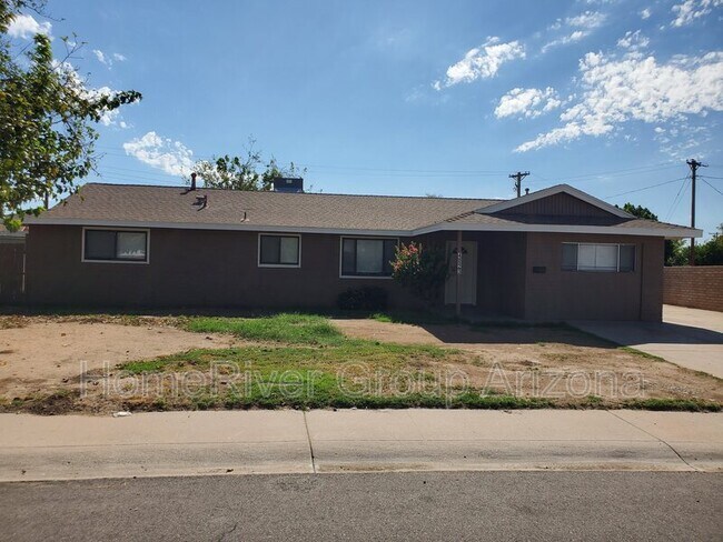 Foto del edificio - 4023 N 80th Dr