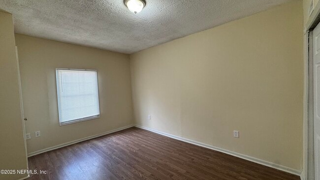 Building Photo - 2354 Leonid Rd