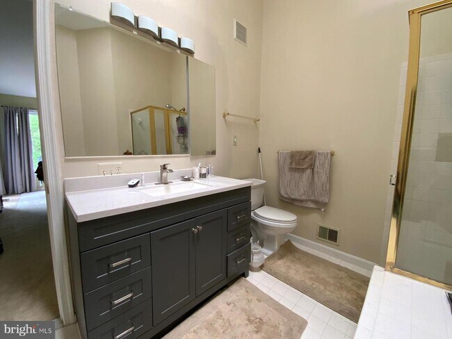 Building Photo - 1040 Trevino Ln