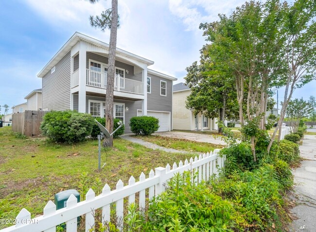 Building Photo - 2608 Laurel Dr