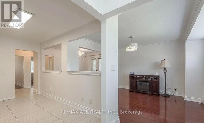 Photo du bâtiment - 1 Fairbourne Crescent