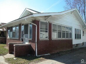 Building Photo - 1400 S Walnut St