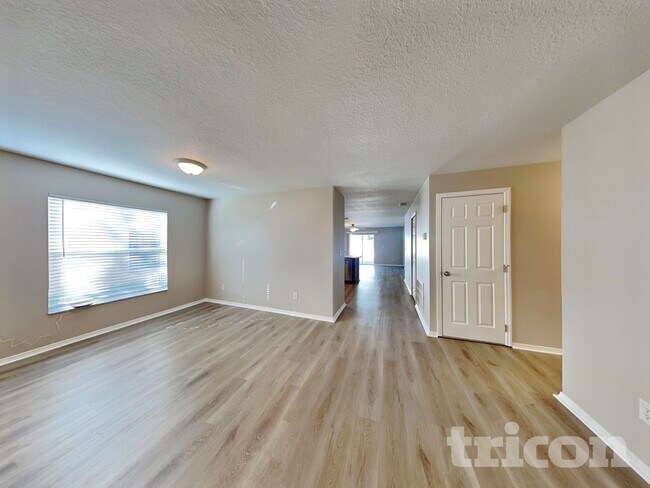 Foto del edificio - 30951 Temple Stand Ave