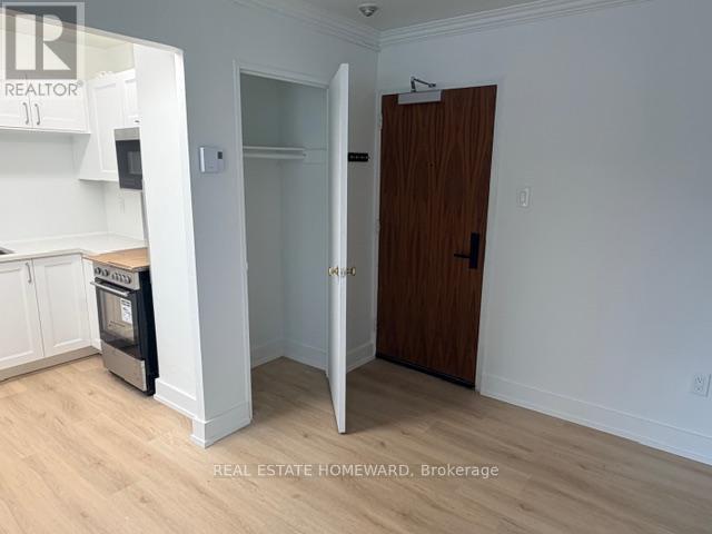 Photo du bâtiment - 1145 Logan Ave