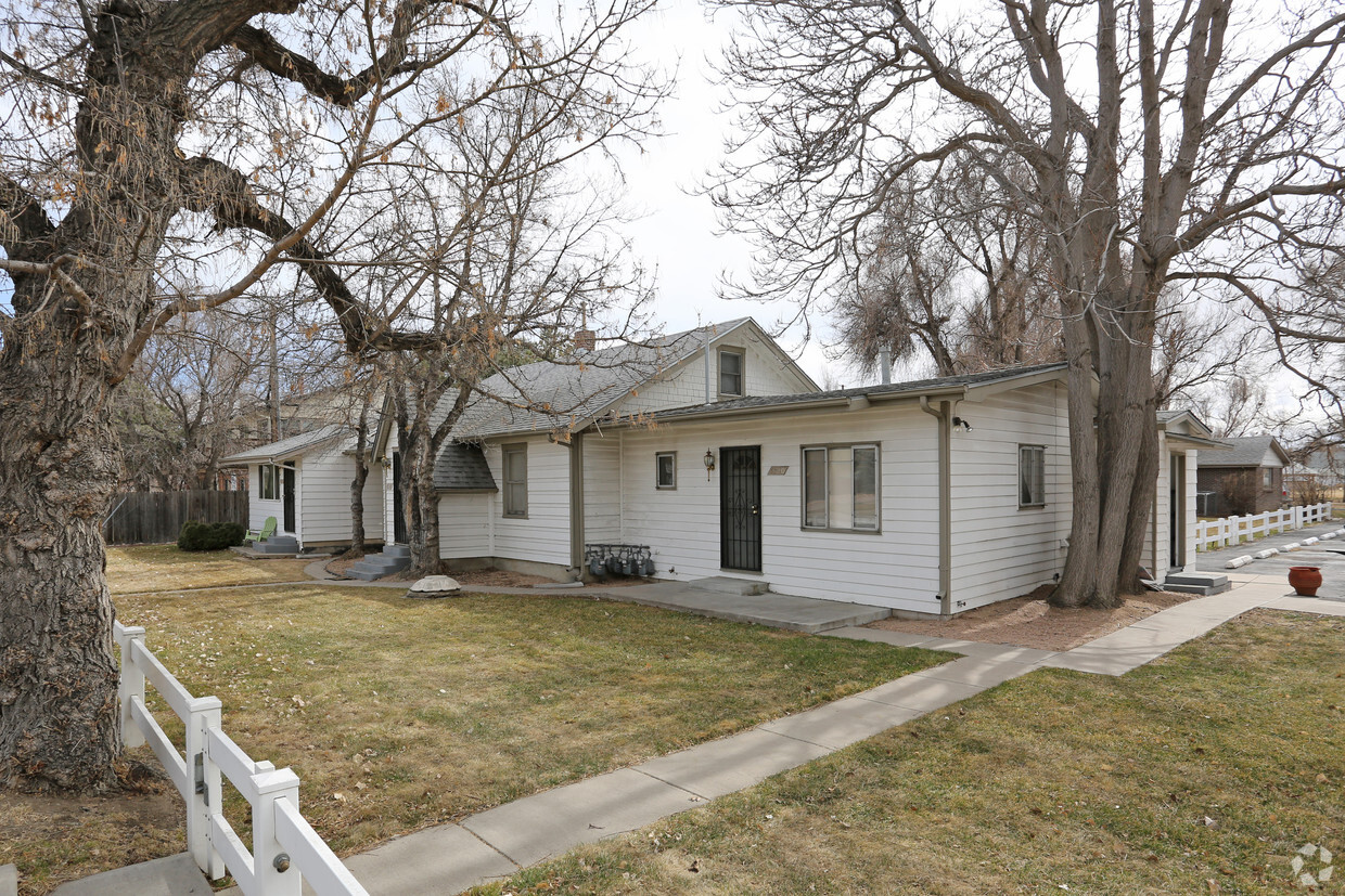 Primary Photo - 8520 W 52nd Ave