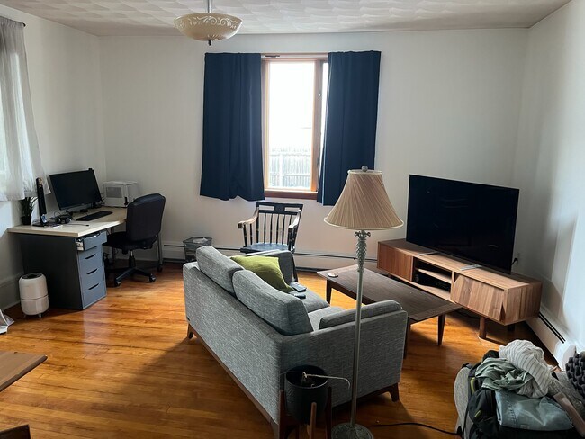 Foto del edificio - 110 Thorndike St