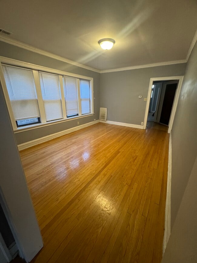 Dinning room - 7925 S Vernon Ave