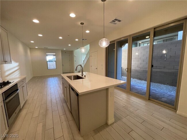 Foto del edificio - 11751 Emerald Lk Ave