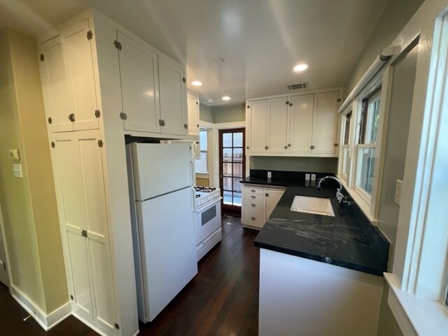 Kitchen - 1280 N Hudson Ave