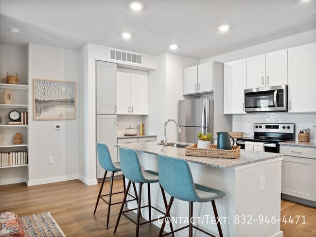 Building Photo - 8 Weeks Free Rent + Up to $1,000 GC!