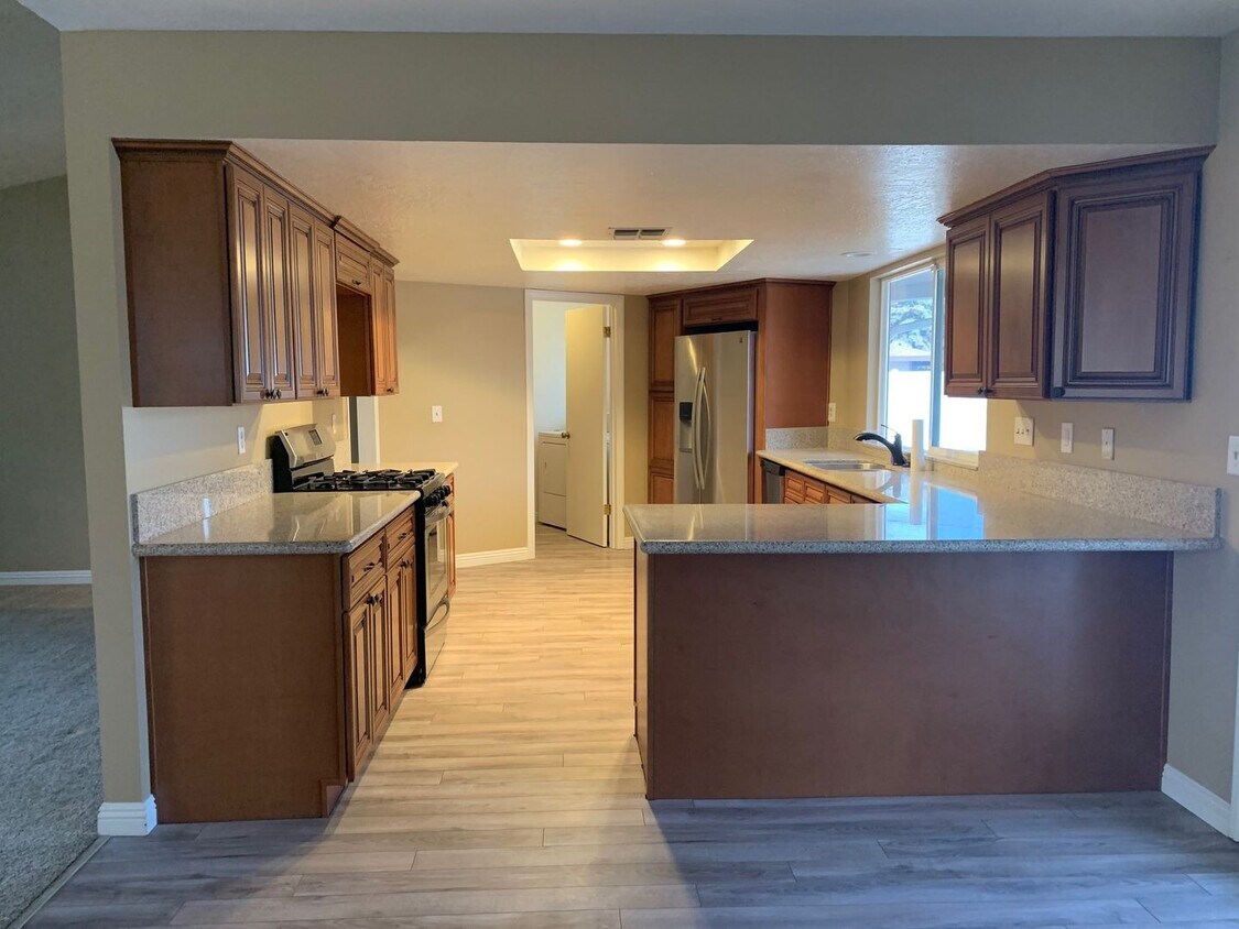 Beautiful Desert Knolls Home Apartments in Apple Valley, CA