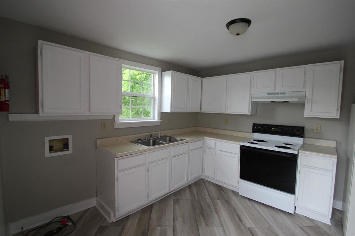 Primary Photo - 215 Murray St