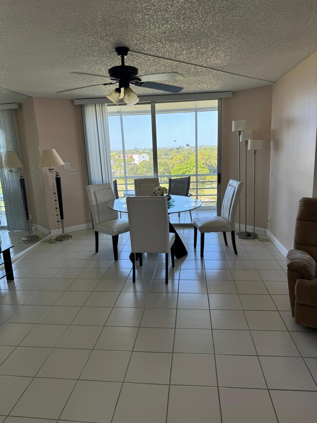 Building Photo - 3465 Via Poinciana