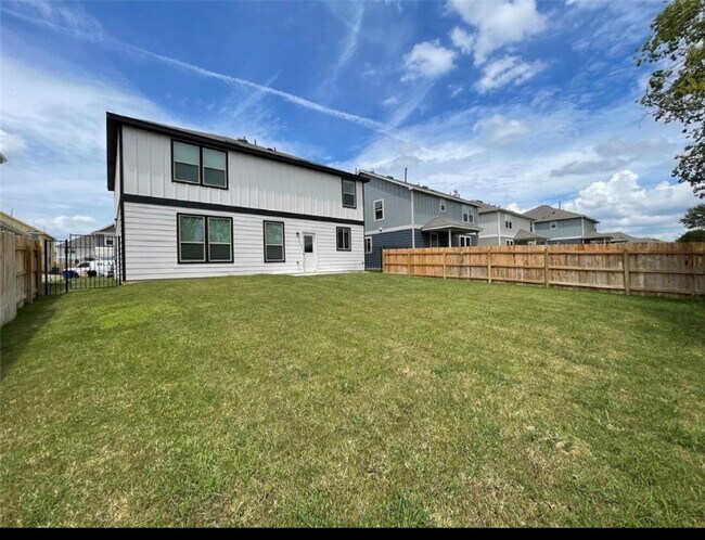Foto del edificio - 6721 Ellsworth Walk