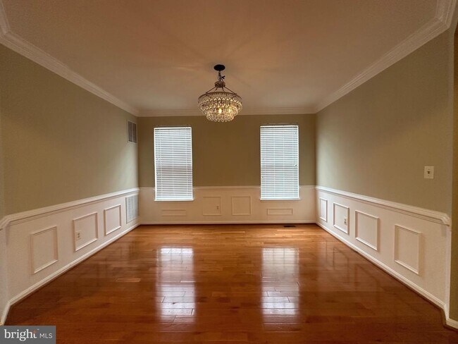 Building Photo - 9396 Nash Dr