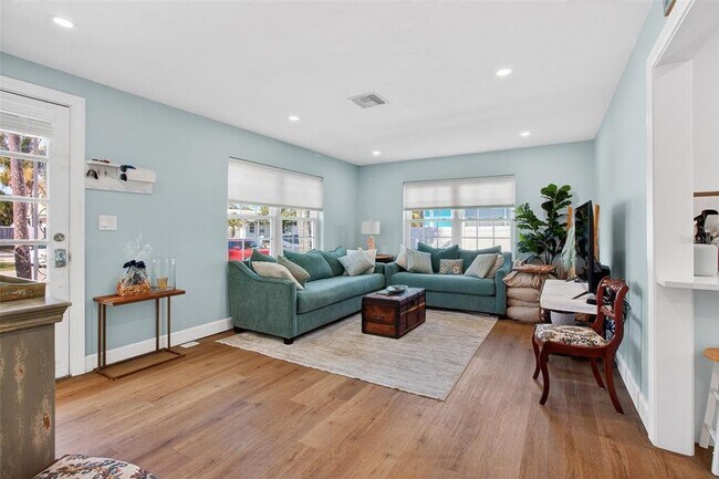 Foto del edificio - 741 Lantana Ave