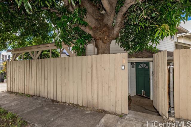 Building Photo - 739 Kinalau Pl