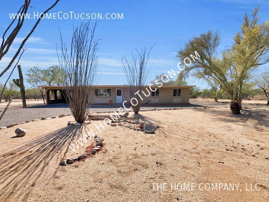Primary Photo - 8905 N Hickory Dr