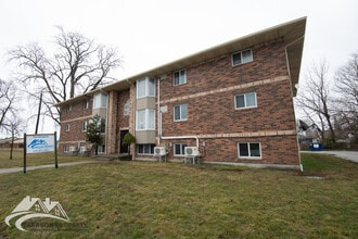 Building Photo - 388 Park Ave E