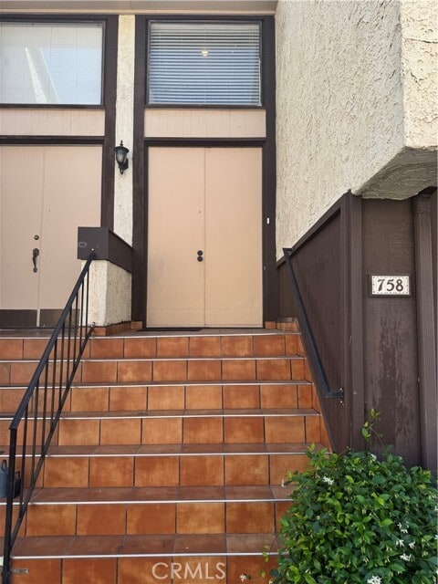 Foto del edificio - 758 S Garfield Ave