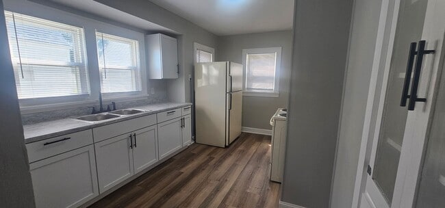 Foto del edificio - 2115 W 8th St