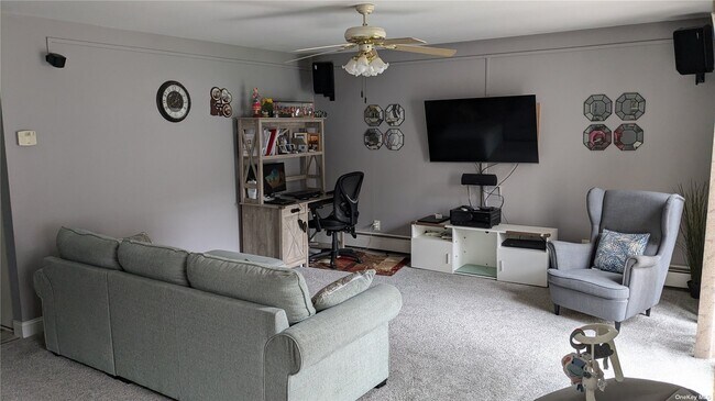 Foto del edificio - 81 Richmond Blvd