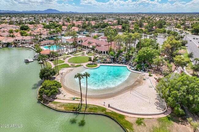 Foto del edificio - 2041 E Marquette Dr