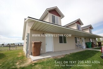 Building Photo - 209 Belva Ln