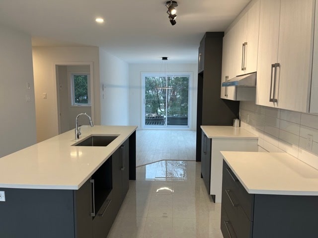 Building Photo - 1774 Rue Sainte-Hélène