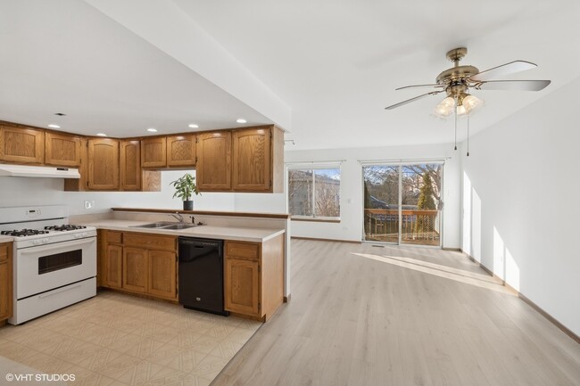 Building Photo - 8152 Daniel Dr