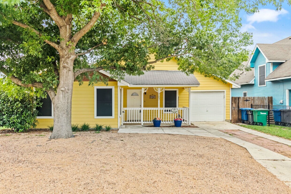 707 S Mesquite St, San Antonio, TX 78203 Room for Rent in San Antonio, TX