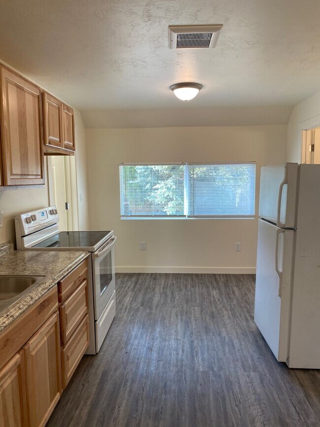 Foto del edificio - Two Bedrooms One Bathroom Home near Irving...