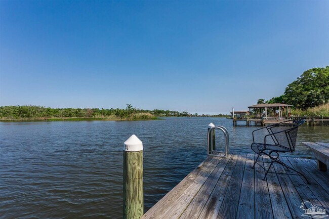 Building Photo - 2007 E Gadsden St