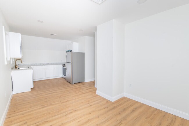 Foto del edificio - 84 Pembroke Ave