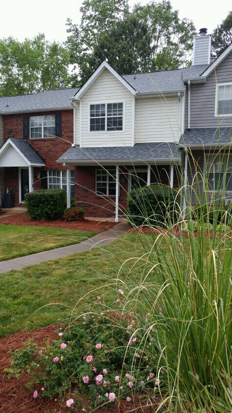 Front - 5644 Prescott Court