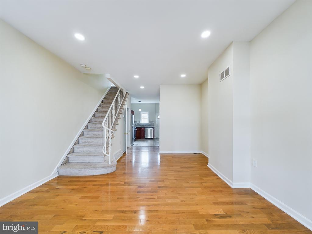 Primary Photo - 2507 S Philip St