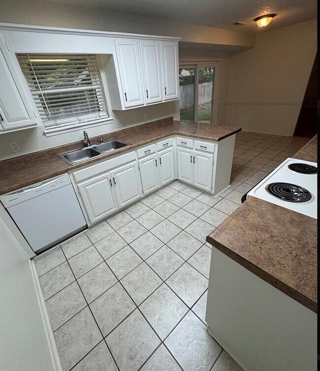 Foto del edificio - 1448 E Briarcliff St