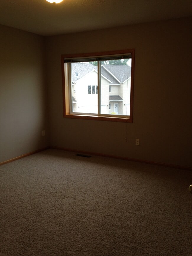 Building Photo - 2106 Linden Trail