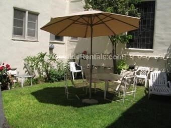 Foto del edificio - 4262 W 1st St