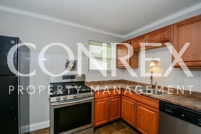 Building Photo - Fantastic 3 Bed Ranch