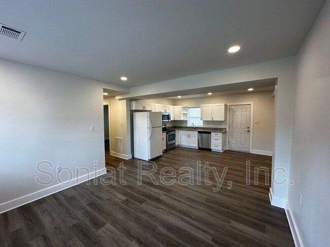 Foto del edificio - 3302 Nashville Ave