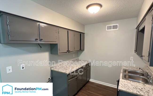 Building Photo - 3315 Creighton Avenue