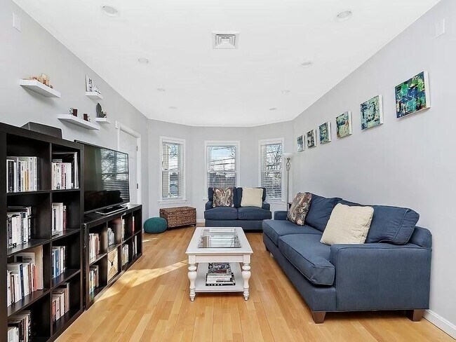 Foto del edificio - 55 Downer Ave