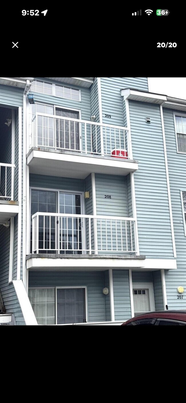 Building Photo - 208 Heather Croft