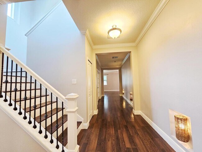 Building Photo - 11867 Verrazano Dr